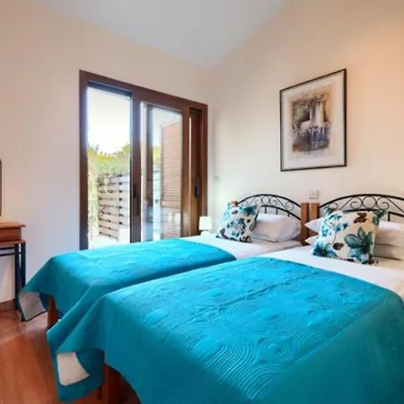 Villa 5 Star Villa For Rent In Cyprus, Paphos Villa 1185 *